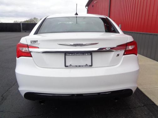 White 2011 Chrysler 200 S