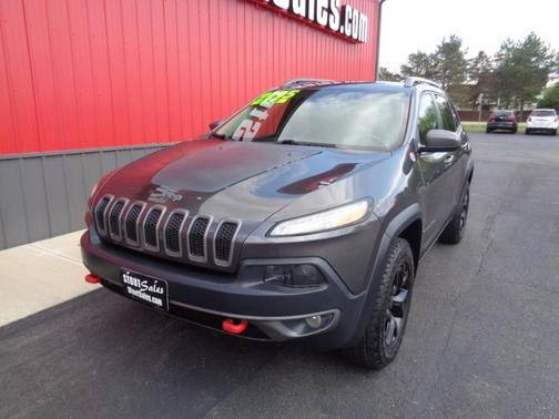 Gray 2016 Jeep Cherokee Trailhawk