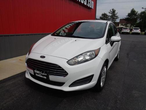 White 2016 Ford Fiesta S