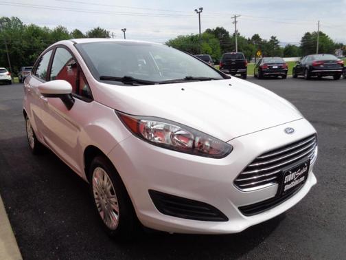 White 2016 Ford Fiesta S