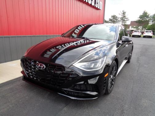 Black 2020 Hyundai SONATA SEL Plus