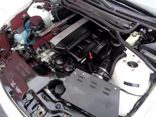 2002 BMW 325 i