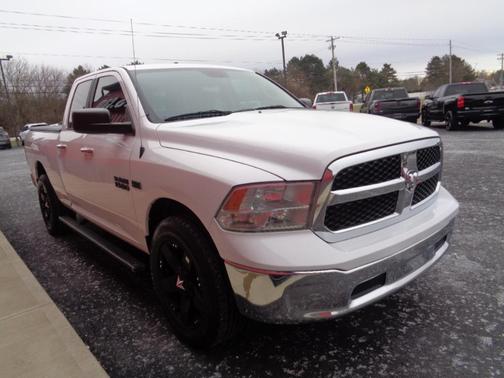 2016 RAM 1500 SLT