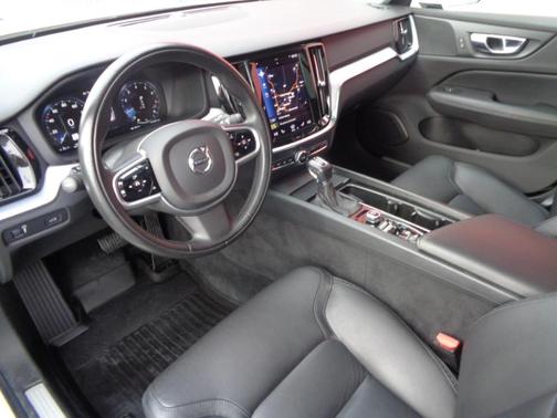 2020 Volvo V60 Cross Country T5