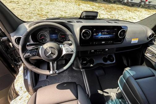 2025 Mercedes-Benz Sprinter 2500 Standard Roof