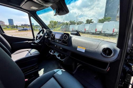 2025 Mercedes-Benz Sprinter 2500 Standard Roof