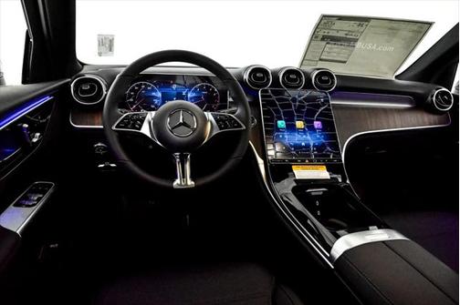 2025 Mercedes-Benz GLC 300 4MATIC