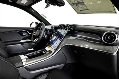 2025 Mercedes-Benz GLC 300 4MATIC