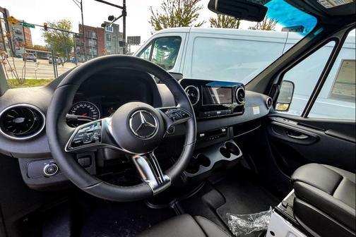 2025 Mercedes-Benz Sprinter 2500 High Roof