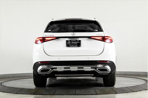 2025 Mercedes-Benz GLC 300 4MATIC