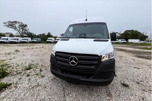 2025 Mercedes-Benz Sprinter 2500 Standard Roof