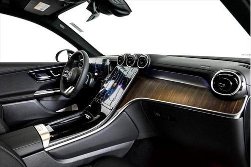 2025 Mercedes-Benz GLC 300 4MATIC