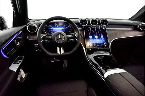 2025 Mercedes-Benz GLC 300 4MATIC