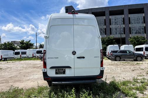 2025 Mercedes-Benz Sprinter 2500 High Roof
