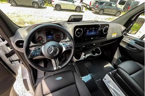2025 Mercedes-Benz Sprinter 2500 High Roof
