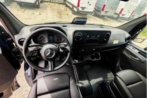 2025 Mercedes-Benz Sprinter 2500 Standard Roof