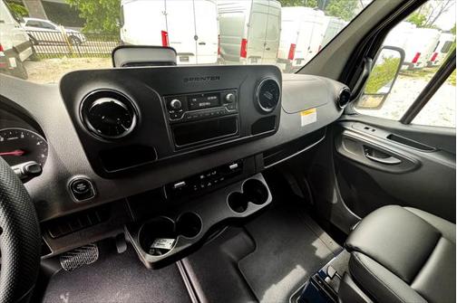 2025 Mercedes-Benz Sprinter 2500 Standard Roof
