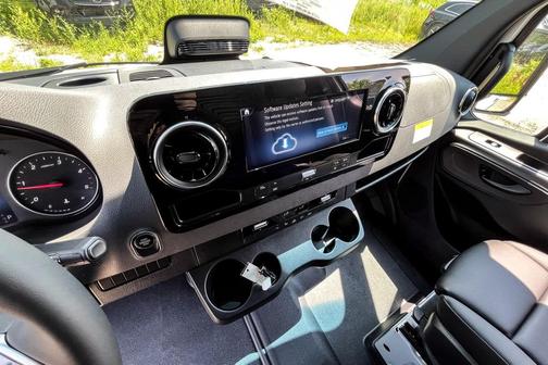 2025 Mercedes-Benz Sprinter 2500 Standard Roof