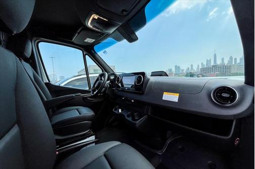 2025 Mercedes-Benz Sprinter 2500 Standard Roof