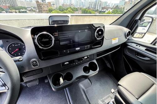 2025 Mercedes-Benz Sprinter 2500 Standard Roof