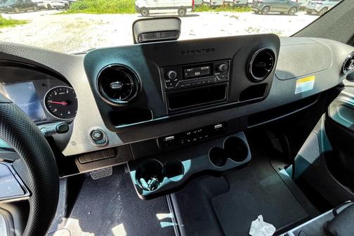 2025 Mercedes-Benz Sprinter 2500 Standard Roof