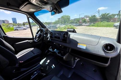 2025 Mercedes-Benz Sprinter 2500 Standard Roof