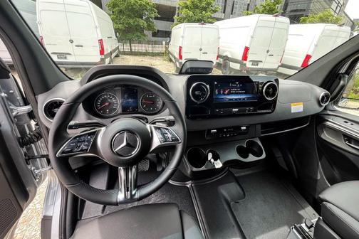 2025 Mercedes-Benz Sprinter 2500 Standard Roof