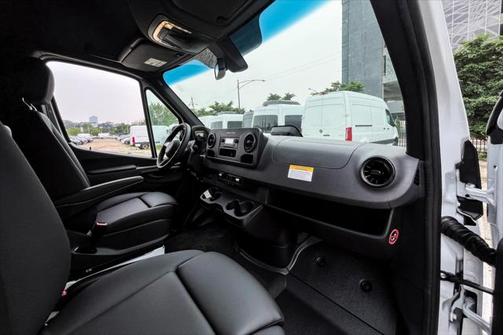 2025 Mercedes-Benz Sprinter 2500 High Roof