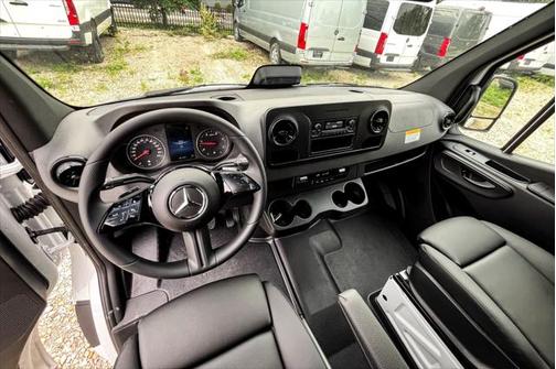 2025 Mercedes-Benz Sprinter 2500 High Roof