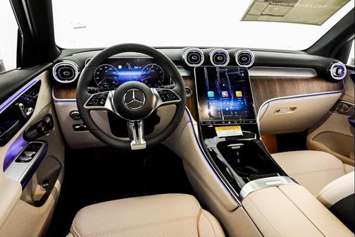 2025 Mercedes-Benz GLC 300 4MATIC