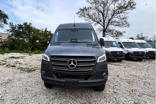 2025 Mercedes-Benz Sprinter 2500 Standard Roof