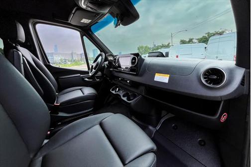 2025 Mercedes-Benz Sprinter 2500 Standard Roof