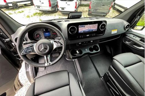 2025 Mercedes-Benz Sprinter 2500 Standard Roof