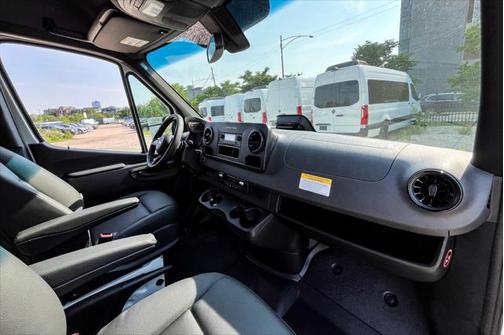 2025 Mercedes-Benz Sprinter 2500 Standard Roof