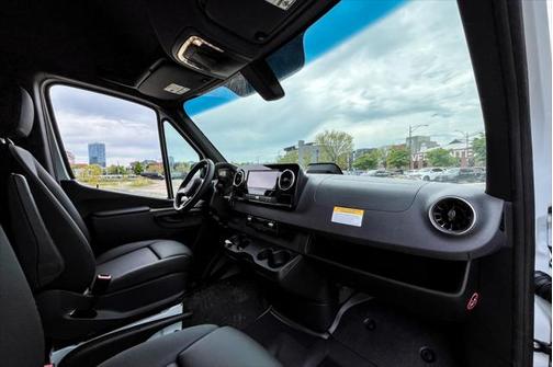 2025 Mercedes-Benz Sprinter 2500 High Roof