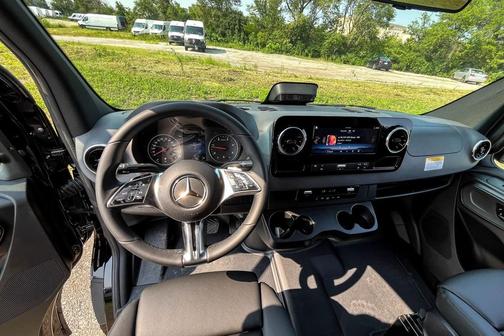 2025 Mercedes-Benz Sprinter 2500 High Roof