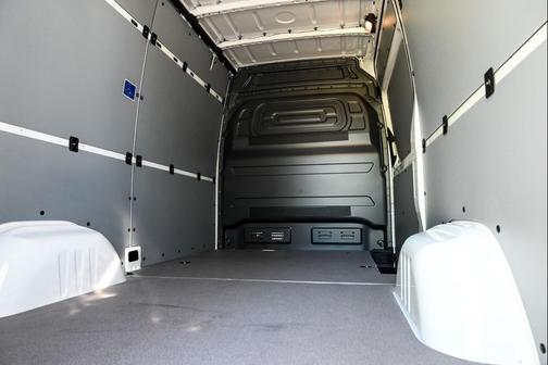 2025 Mercedes-Benz Sprinter 2500 Standard Roof