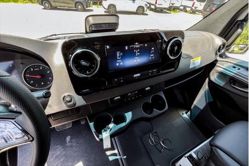 2025 Mercedes-Benz Sprinter 2500 Standard Roof