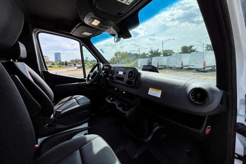 2025 Mercedes-Benz Sprinter 2500 Standard Roof