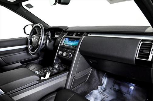 2020 Land Rover Discovery Landmark Edition