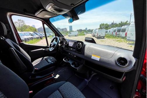 2025 Mercedes-Benz Sprinter 2500 Standard Roof