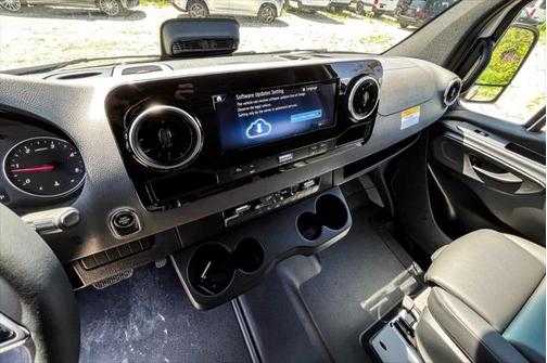 2025 Mercedes-Benz Sprinter 2500 Standard Roof