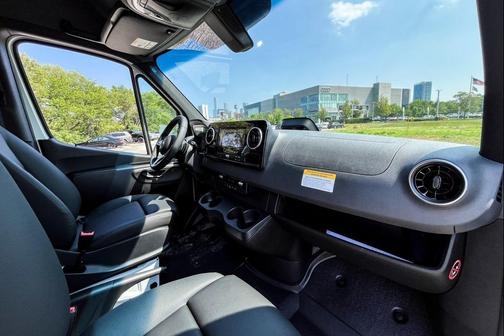 2025 Mercedes-Benz Sprinter 2500 High Roof