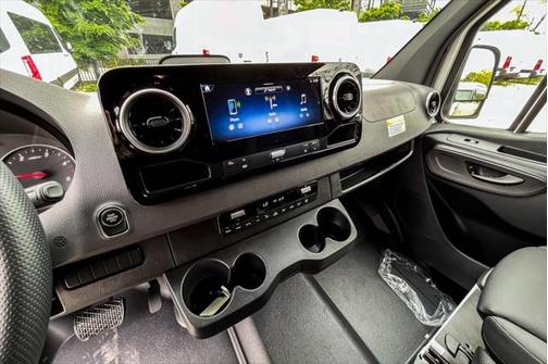 2025 Mercedes-Benz Sprinter 2500 High Roof