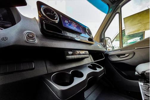 2024 Mercedes-Benz eSprinter 2500