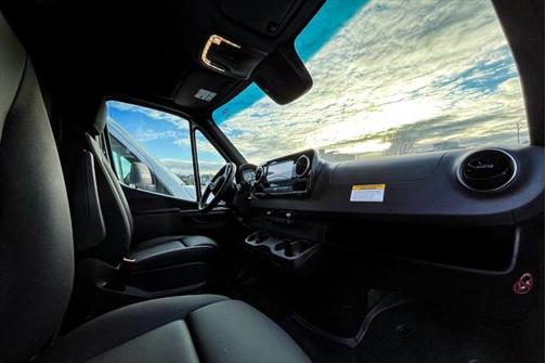 2024 Mercedes-Benz eSprinter 2500