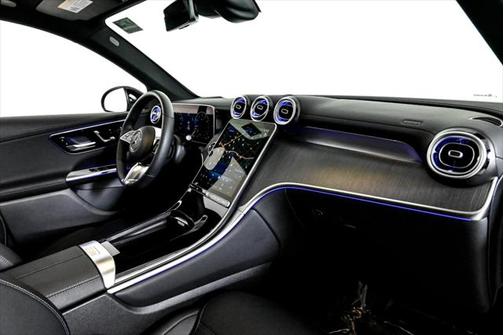 2025 Mercedes-Benz GLC 300 4MATIC