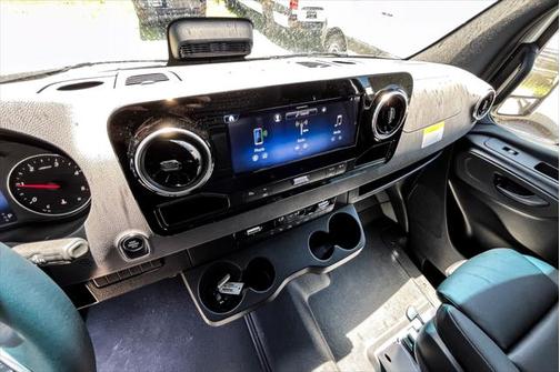 2025 Mercedes-Benz Sprinter 2500 Standard Roof