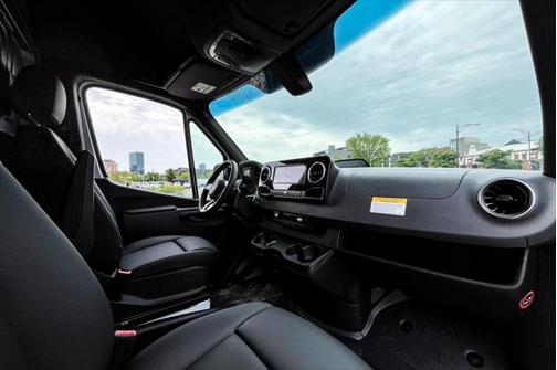 2025 Mercedes-Benz Sprinter 2500 High Roof