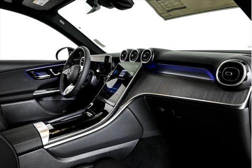 2025 Mercedes-Benz GLC 300 4MATIC